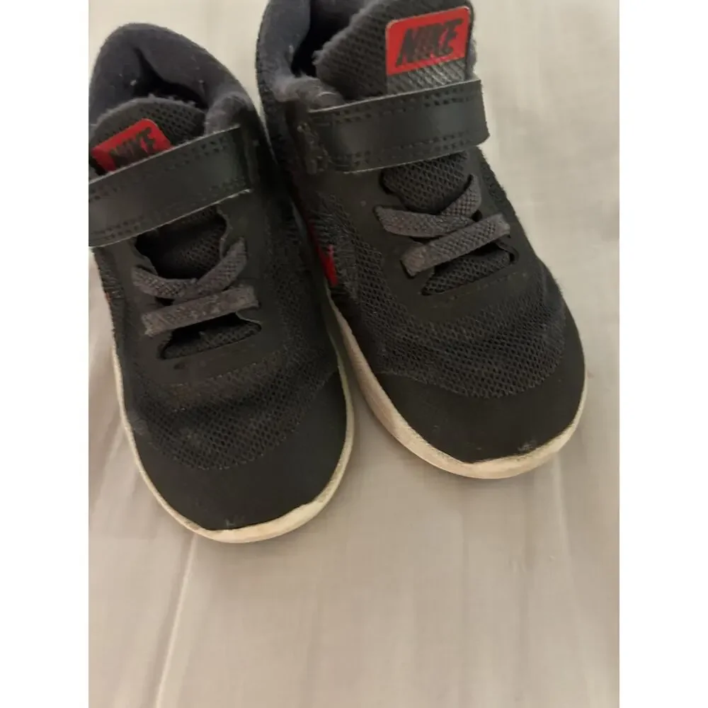 Nike Grey Sneakers size 8